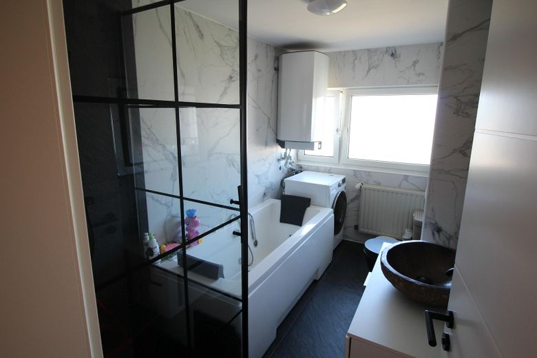 Modernisierte 3+1 Zimmer Wohnung mit Gartenanteil und Garage in Ebersbach an der Fils – Foto 1