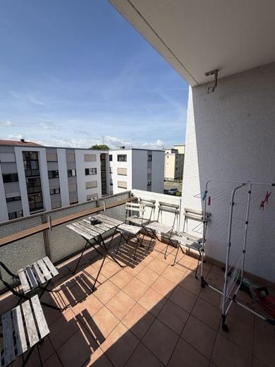 Lampertheim’de balkonlu, yenilenmiş, boş 3 odalı daire – Balkon