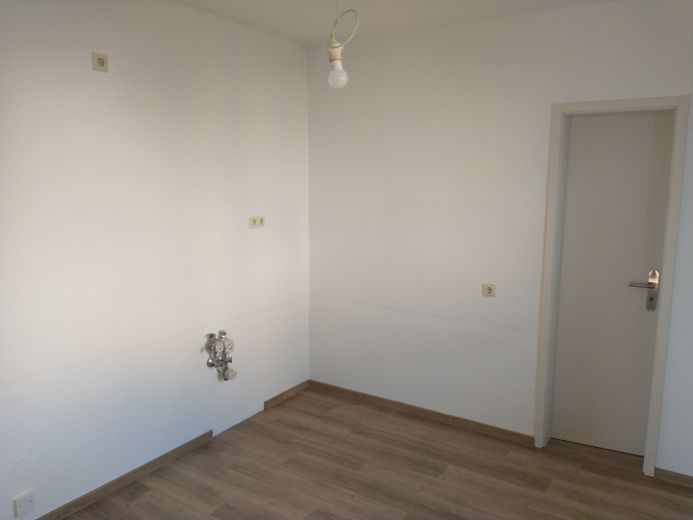 Küche mit Speisekammer