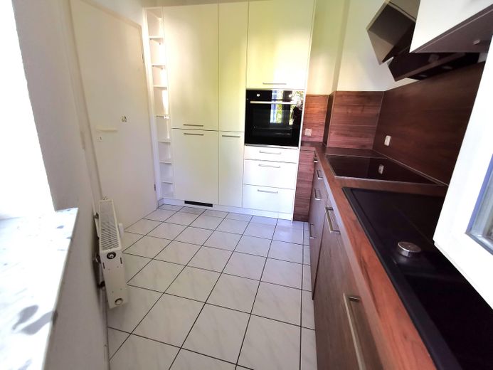 Familienfreundliche 4‑Zi‑Maisonette mit EBK & Balkon – Küche mit EBK
