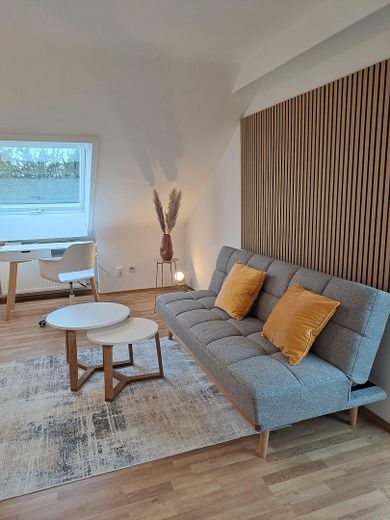 Renditestarke Kapitalanlage – modernisierte und vollmöblierte 3-Zimmer-Wohnung – WG Zimmer groß