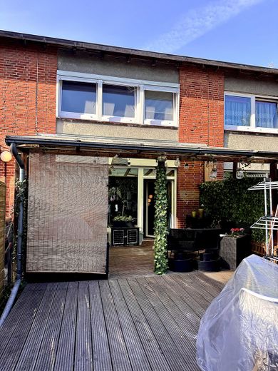 Charmantes Reihenhaus in Hamburg-Rahlstedt – Terrasse
