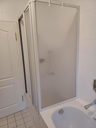 fris gerenoveerde en instapklare woning te huur in Dortmund-Lütgendortmund – Badezimmer