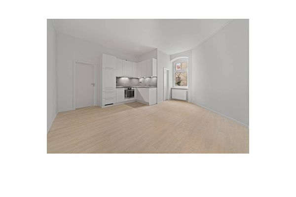 ++Charme van een oud gebouw om verliefd op te worden: goed onderhouden 2-kamerappartement met badkamer met daglicht & inbouwkeuken++