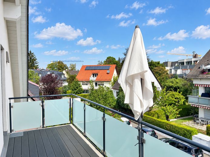 Penthouse mit Einbauküche – Balkon