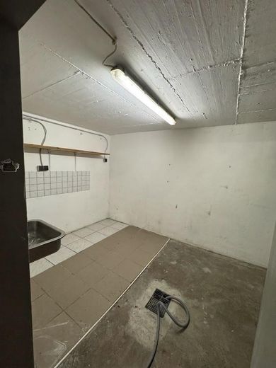 Gepflegtes Reihenmittelhaus in ruhiger Lage mit Garten und Garage – Waschküche