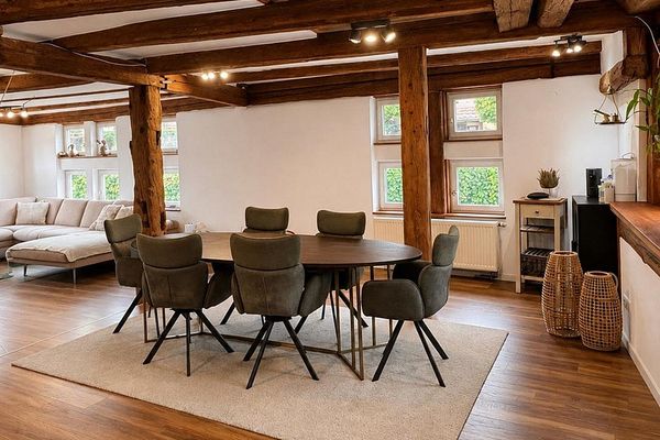 Sensazione di casa nella casa: spazioso maisonette di 6 locali con 147 m²