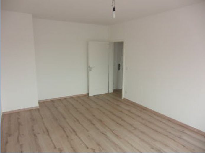 Helle, kernsanierte Citywohnung mit separater Wohnküche – provisionsfrei & sofort bezugsfre – Wohzimmer2