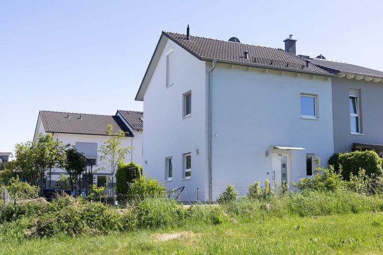 ++ Provisionsfrei ++ Doppelhaushälfte mit traumhaftem Ausblick in Weichs – Aussenansicht