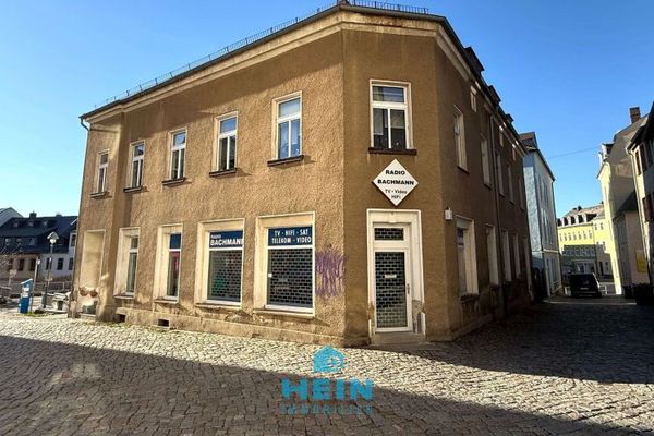 Distanze brevi, molte possibilità – edificio residenziale e commerciale in posizione centrale