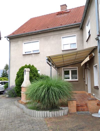 Haus mit Hauseingang