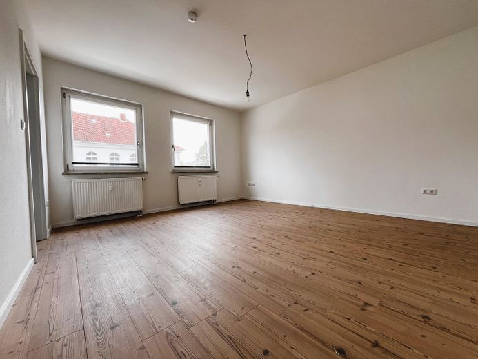 Gemütliche, frisch sanierte Zweizimmerwohnung in Elze – Wohnzimmer