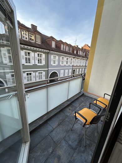 Przestronne mieszkanie 7-pokojowe z 2 balkonami i 2 miejscami parkingowymi w doskonałej lokalizacji w centrum Karlsruhe – Schlafzimmer 2 mit Balkon