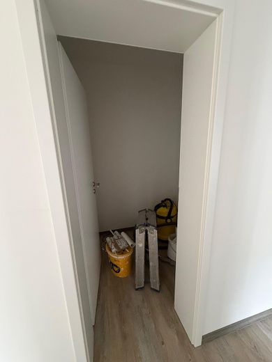 Newly renovated & quietly located – 3 rooms with balcony and lovely views – Abstellraum
