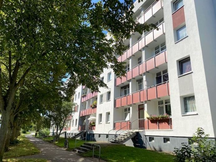 Schöne Erdgeschosswohnung mit EBK! – Foto 1