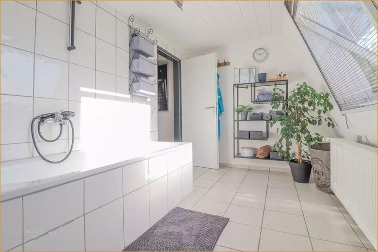 «Sin comisión: Edificio de viviendas plurifamiliar con 5 unidades residenciales y aprox. 467 m² de superficie habitable» – Foto 5