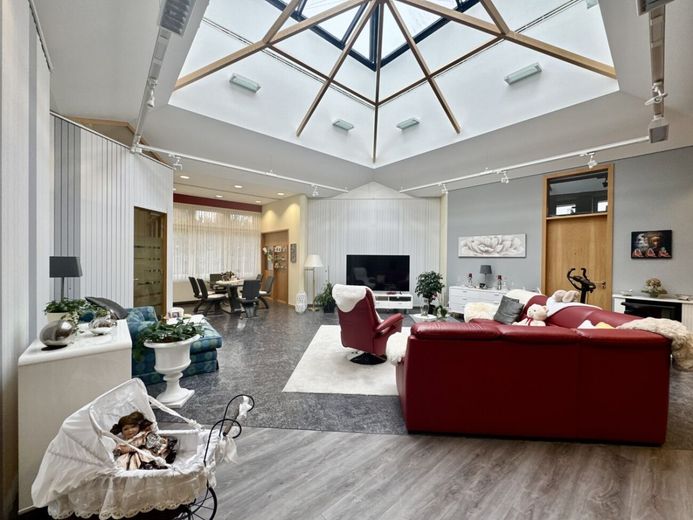 Ein Zuhause, das mit Ihrer Familie wächst -  Großzügiger Bungalow - 240 m² Raum für Ideen, Leben &amp; Zukunft – Wohnbereich