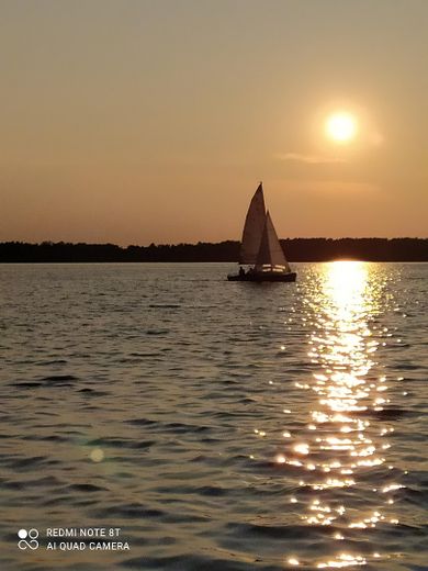 2 HÄUSER AM SEE: Stadtvilla+Cottage, Seezugang m. Bootssteg, Garten, Terrasse, Ferienwohnung – Abendsegeln
