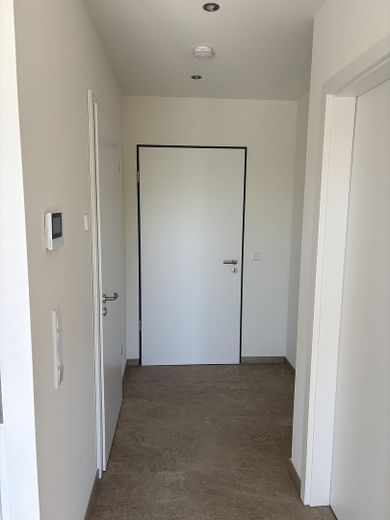Exklusive 2-Zimmer-Neubauwohnung mit Balkon – Flur