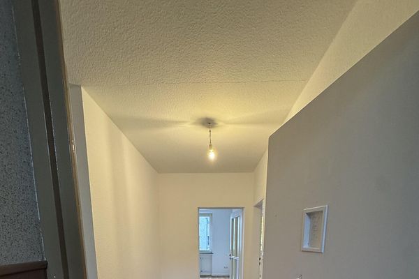 Charmante, großzügige 2-Zimmer-Wohnung mit Balkon in bester Lage auf der Berger Straße.