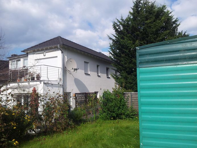 Zweifamilienrheieneckhaus mit 2 Eingängen in Köln Heimersdorf – Foto 1
