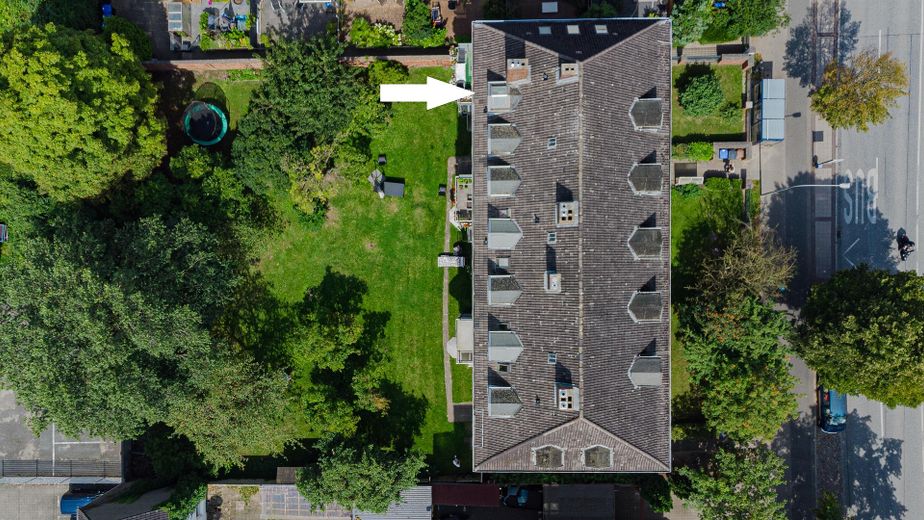 Drohnenansicht mit Garten