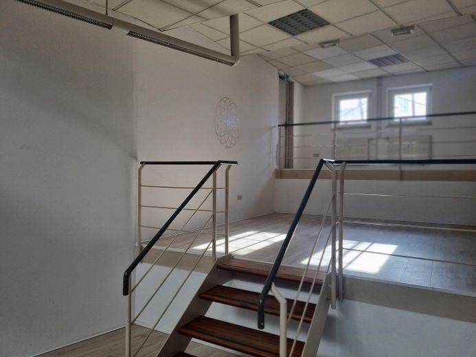 Attraktives vielseitiges Ladenlokal in Rastatt 80,51 m² große Schaufensterfront – Foto 2