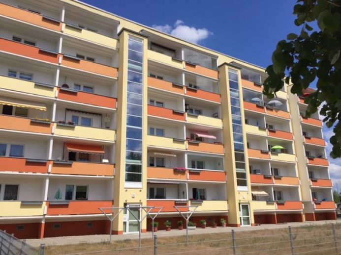 4-Raum Wohnung mit Balkon und Badewanne ab 15. August 2026. – फोटो 1