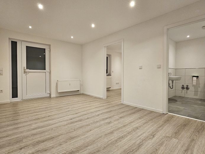 Mutfak ve garajlı modern 4 odalı daire, TBB – Wohn-/Essbereich