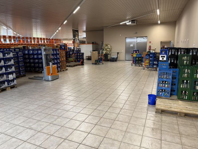 Commercial space, beverage market, retail space – Photo 11