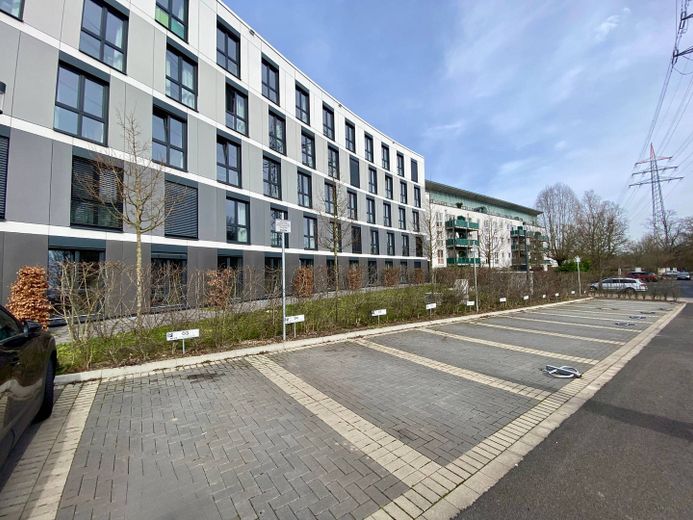 Möbliertes Standard-Apartment mit EBK, ALL-IN-MIETE, UVM. am Rheinufer - URBAN BASE – Außenansicht I