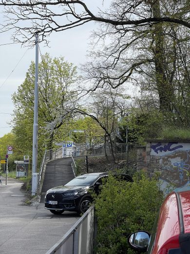 Möbliertes 1 Zimmer Apartment in Stuttgart-Degerloch - Provisionsfrei – U-Bahn Haltestelle Weinsteige
