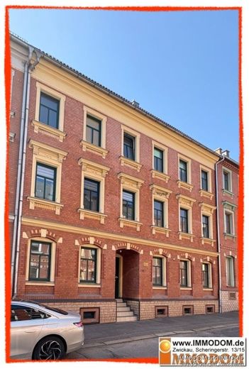 2-Zimmer-Hochparterre-Wohnung mit EINBAUKÜCHE zu verkaufen! – Hausansicht