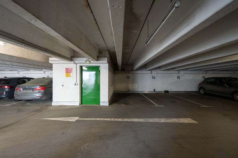 Lichtdurchfluteter Wohnkomfort in Uni-Bestlage – 90 m² mit 3 Balkonen & TG-Stellplatz – Stellplatz