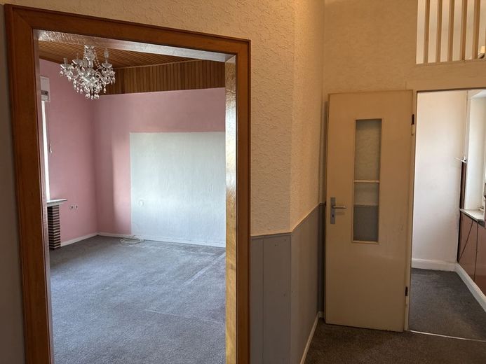 Freistehendes Zweifamilienhaus in Kirchhörde-Selbst einziehen oder vermieten – Diele und Abstellraum OG
