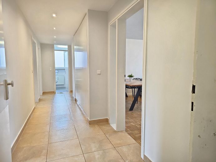 moderne möblierte 4 Zimmer Wohnung in zentraler Lage von Germering – Foto 5