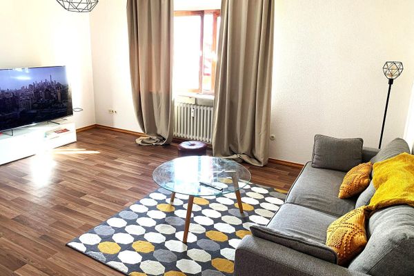 SENZA PROVVIGIONE - Incantevole appartamento di 3 locali con cucina componibile e balcone