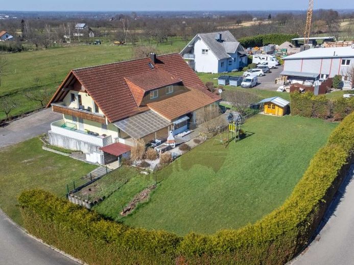 Sehr große Erdgeschoßwohnung für Unternehmer im Gewerbegebiet von Lauf – Foto 1