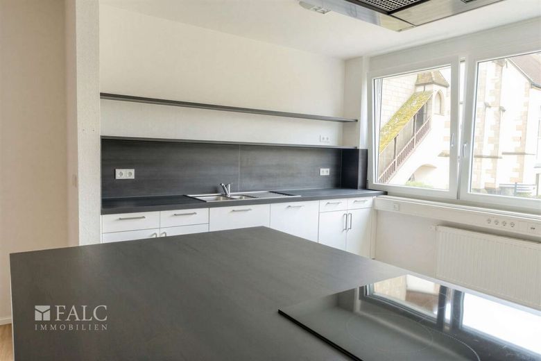 Klimaanlage + Komfort auf 149 m² im 1. OG , 5 Zimmer, Doppelcarport, HG nur 430,- – Küche