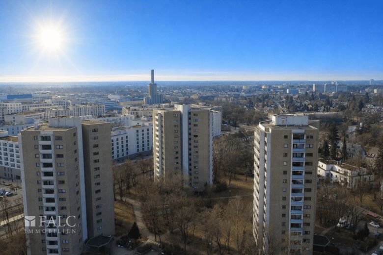 Kompaktes Apartment mit Balkon und Tiefgaragenstellplatz in München-Sendling – Außenansicht