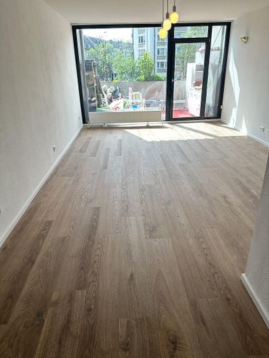 Wohnzimmer leer 1