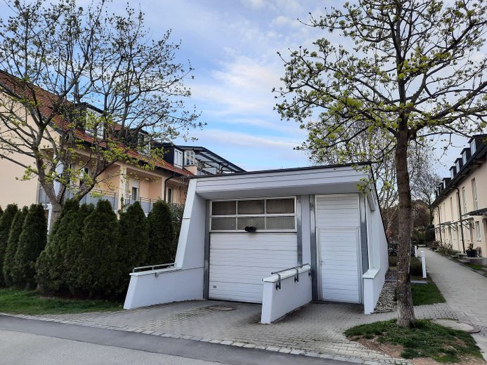 Tiefgarage Einfahrt