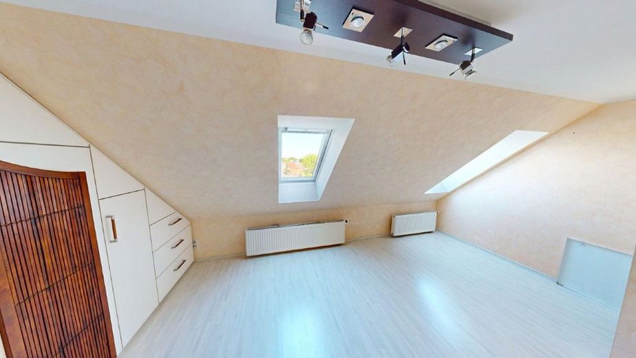 Exklusive Maisonette-Wohnung mit großer Dachterrasse – Schlafzimmer