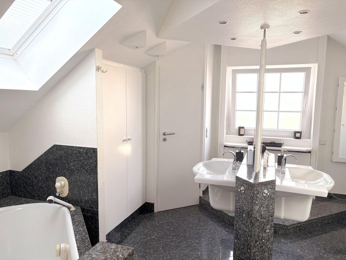 Eklentili, şömineli, bahçeli ve teraslı modern müstakil ev - 260 m²'ye kadar yaşam alanı – Bad OG