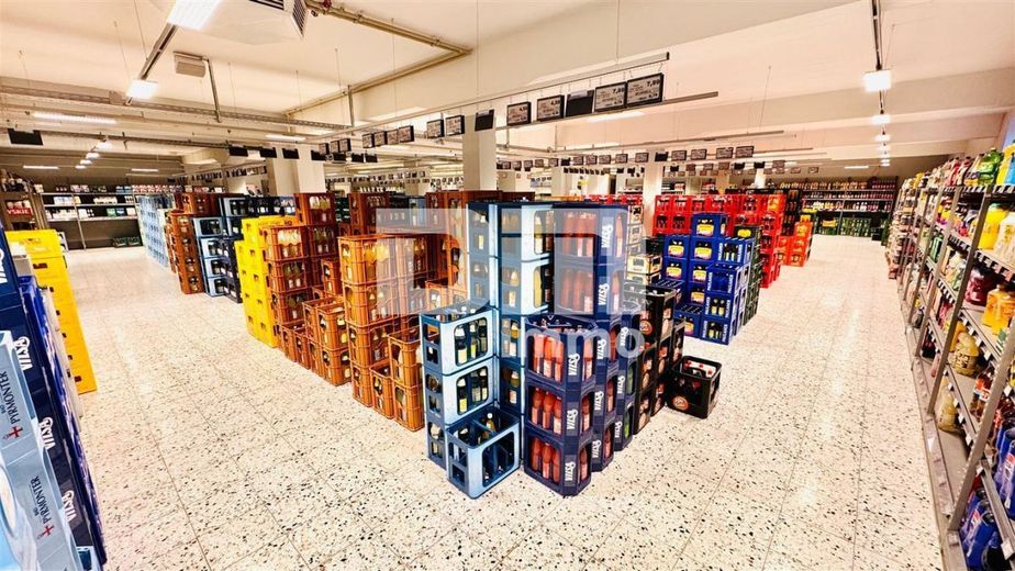Modernisierter Gewerbekomplex (2 Gebäudeteile) mit langfristigem Mieter + freie Flächen im OG – Gebäude 3 EG Getränkemarkt