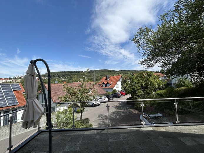 3,5Zi-Maisonette-Wohnung,2Garagen,Balkon,Küche,Kamin,GästeWC,Niedernhausen,Schäfersberg. – Aussicht vom Balkon