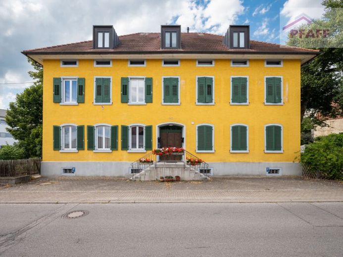 Zuhause ankommen in Ehingen! Schöne 4 Zimmer-Maisonettewohnung mit Stellplatz und Einbauküche – फोटो 1