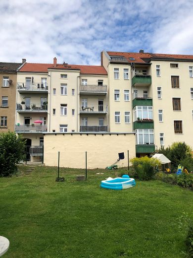 Gartenseite; Fahrradschuppen