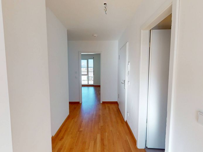 Ampio appartamento di 3 locali con cucina componibile e spaziosa terrazza panoramica nel quartiere FRANKLIN – Eingangsbereich