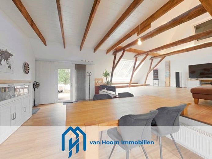 Großzügig & stilvoll wohnen – 3-Zimmer-Dachgeschosswohnung in Leer-Bingum – Foto 1